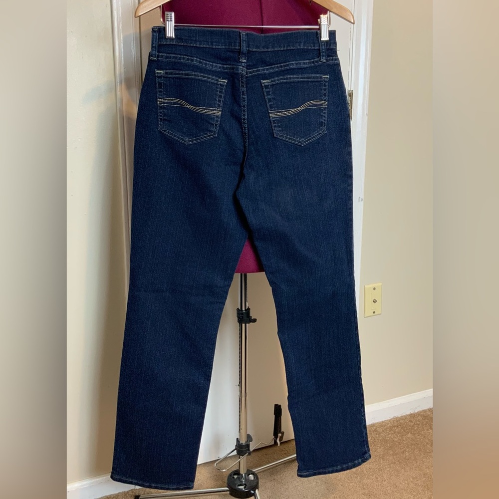 Like New Lee Classic Fit Straight Blue Jeans Women’s